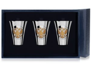Набор серебряных стопок «Герб» полированных с позолотой из 3 предметов
